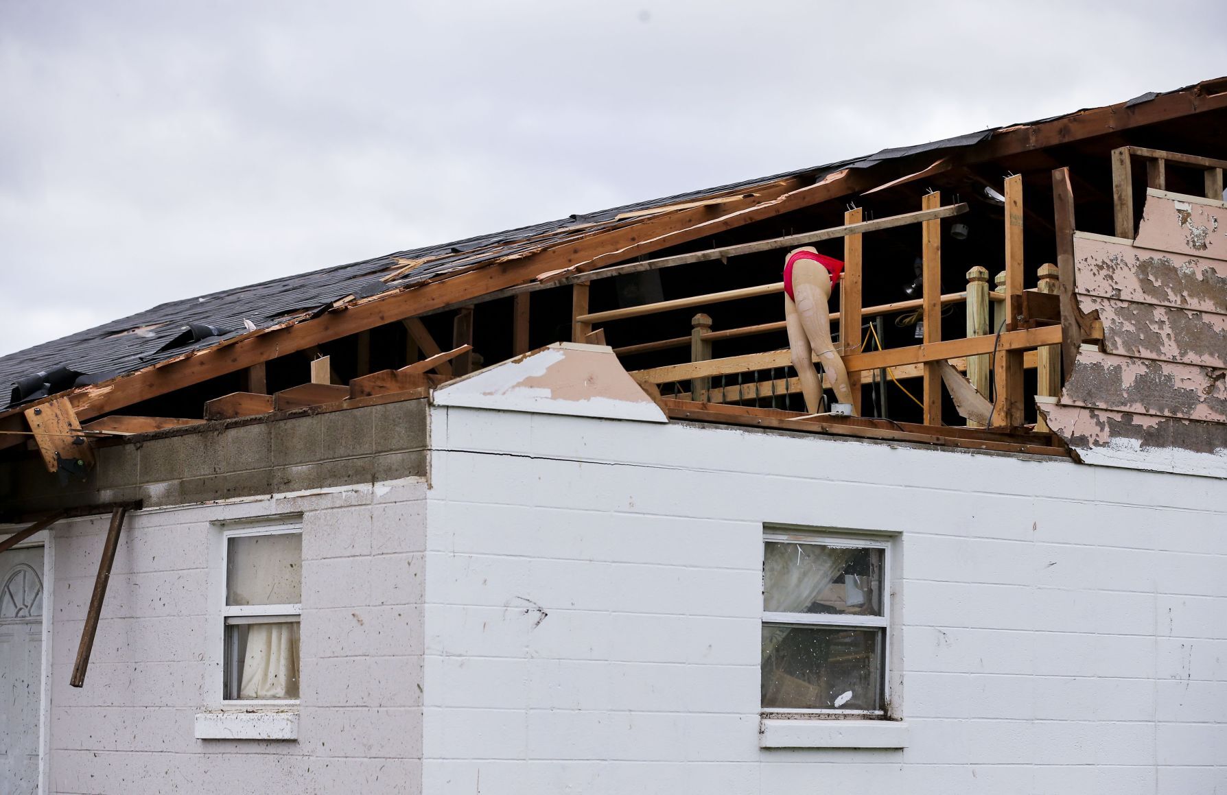 Community cleans up after tornado sweeps through Fredericktown